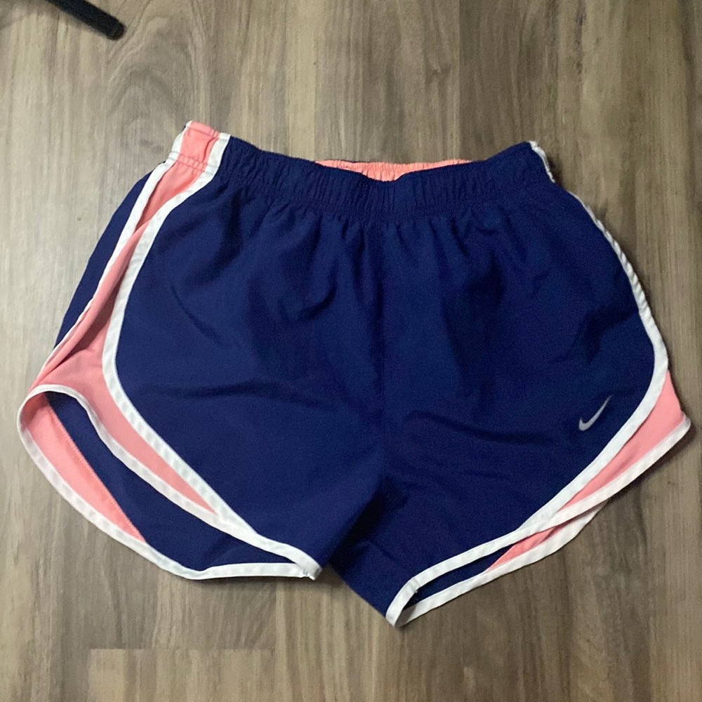 Nike tempo shorts women’s size medium​